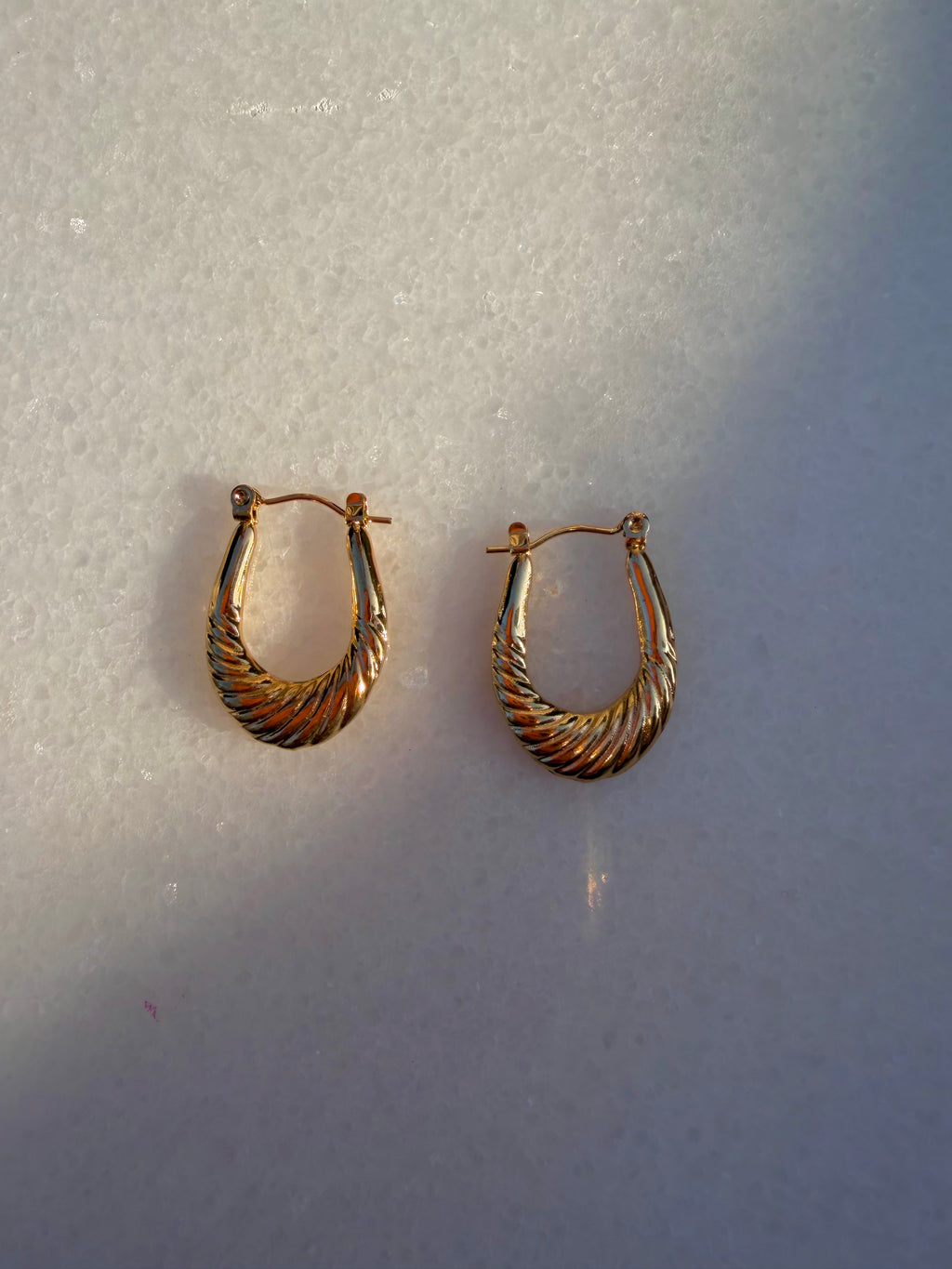 twist oval
