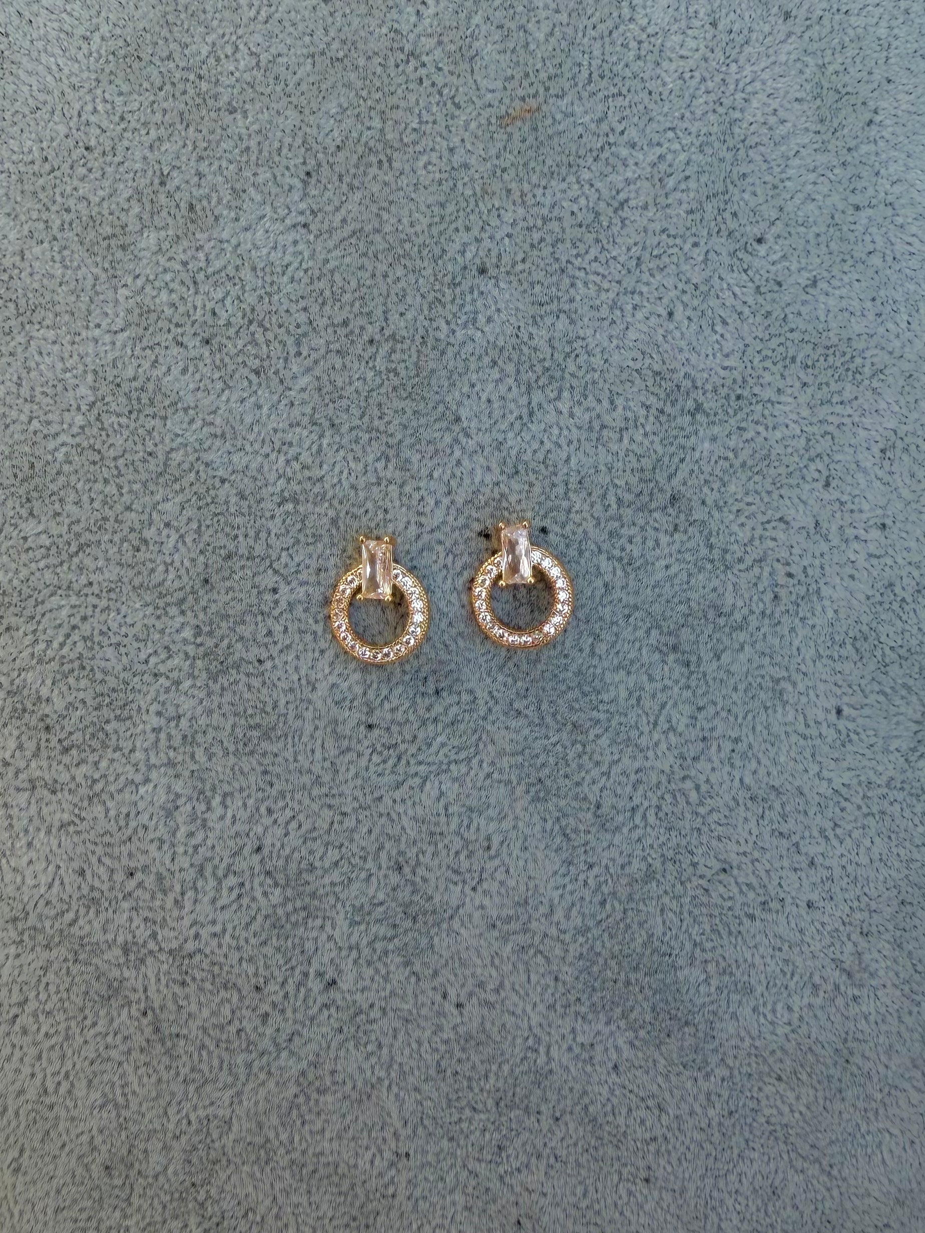 gold circle