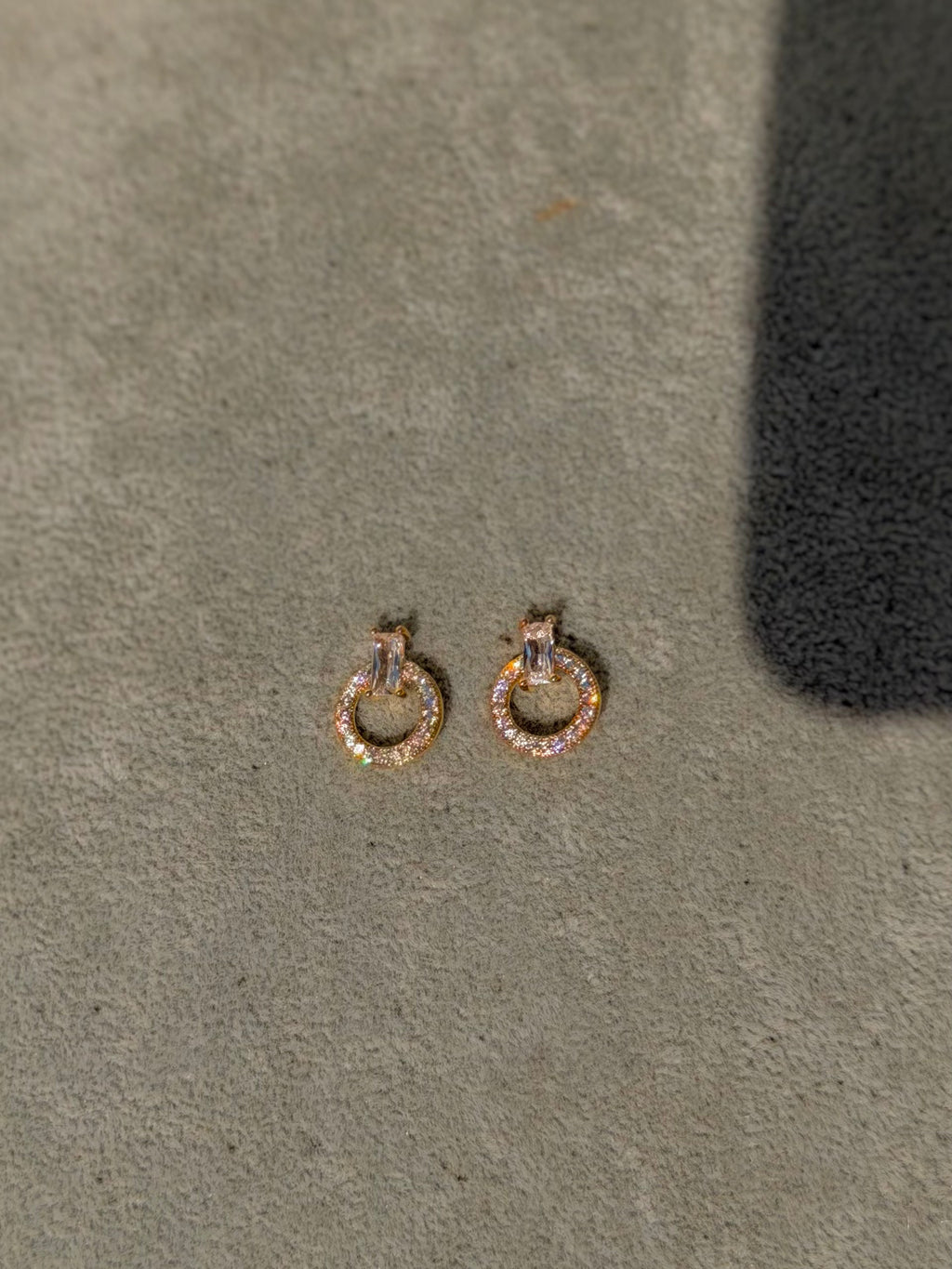 gold circle