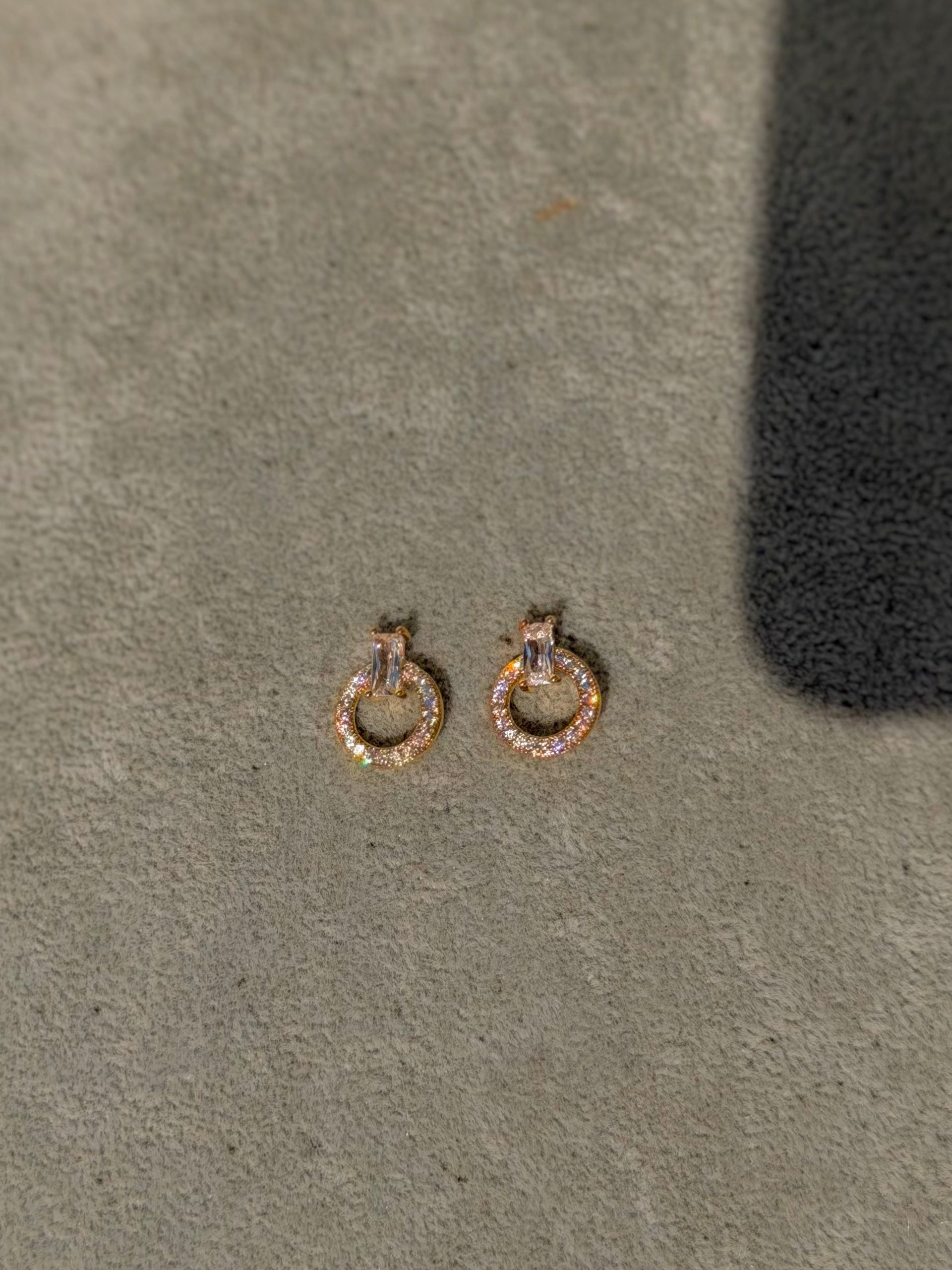 gold circle