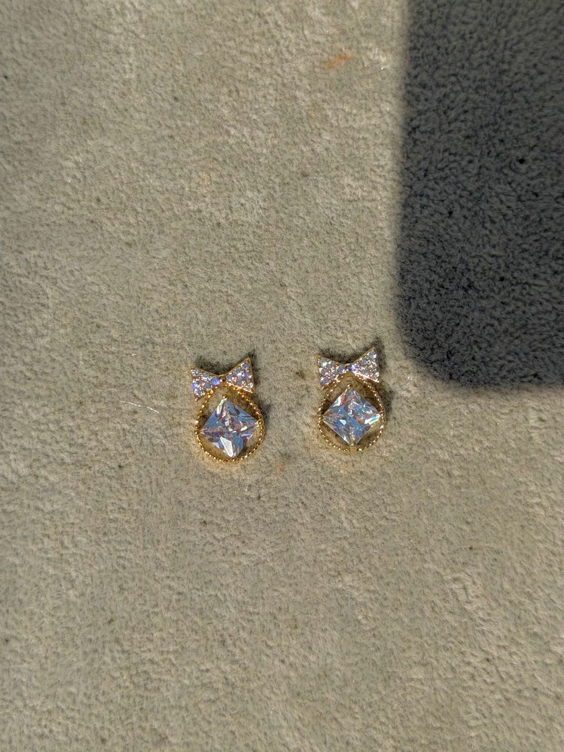diamond bow