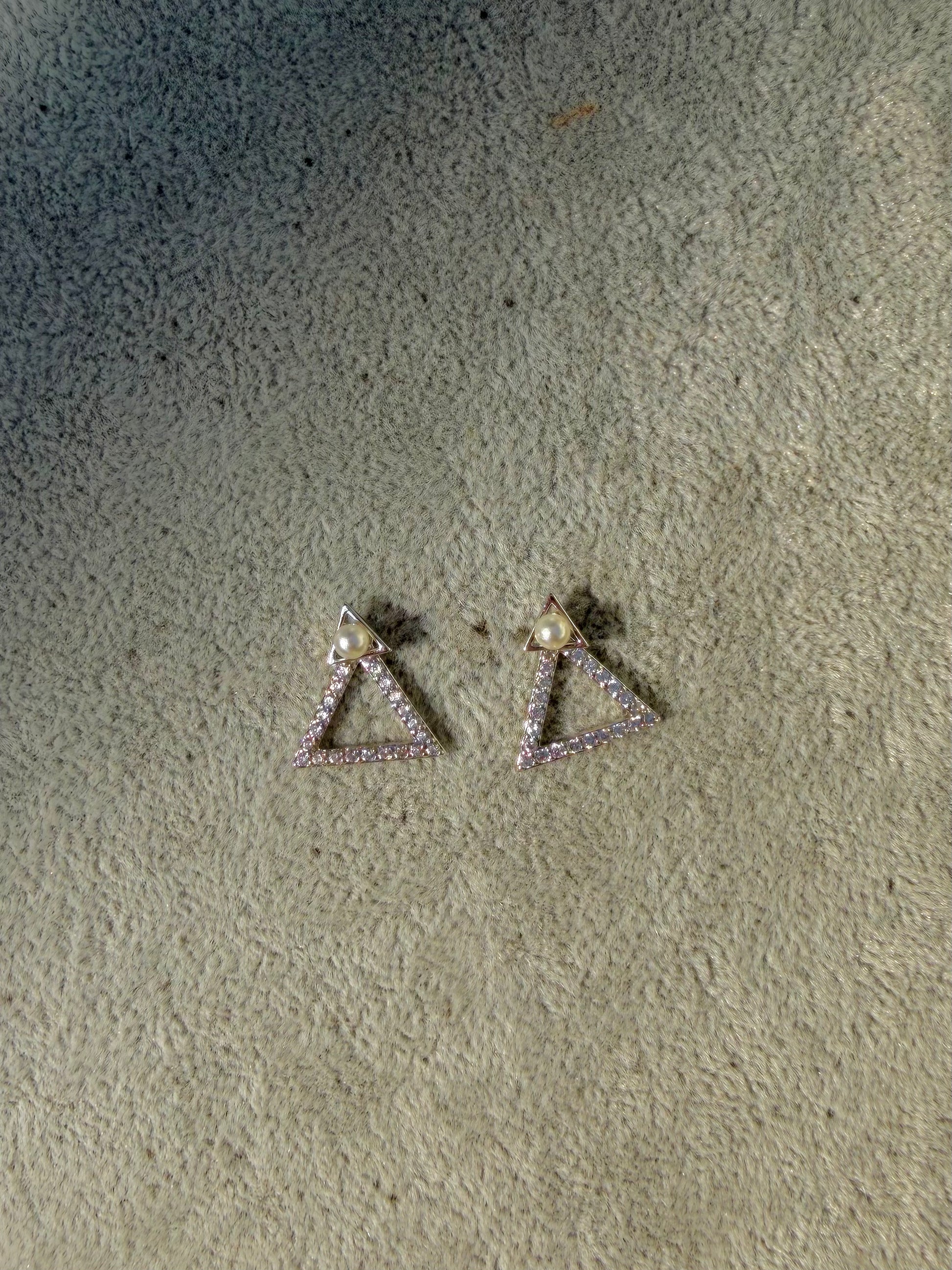 silver triangle